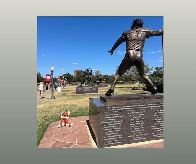 Knox the Fox goes to Vols vs OU