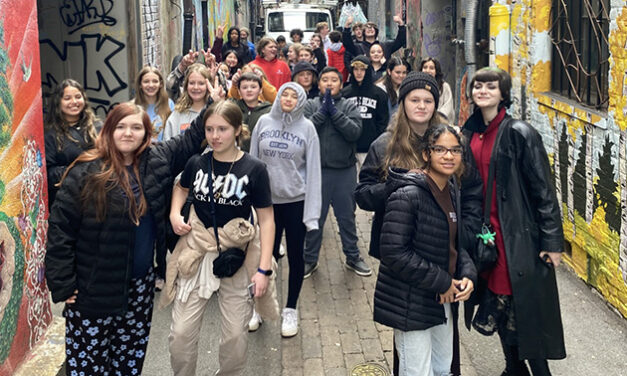 Gresham students attend art field trip